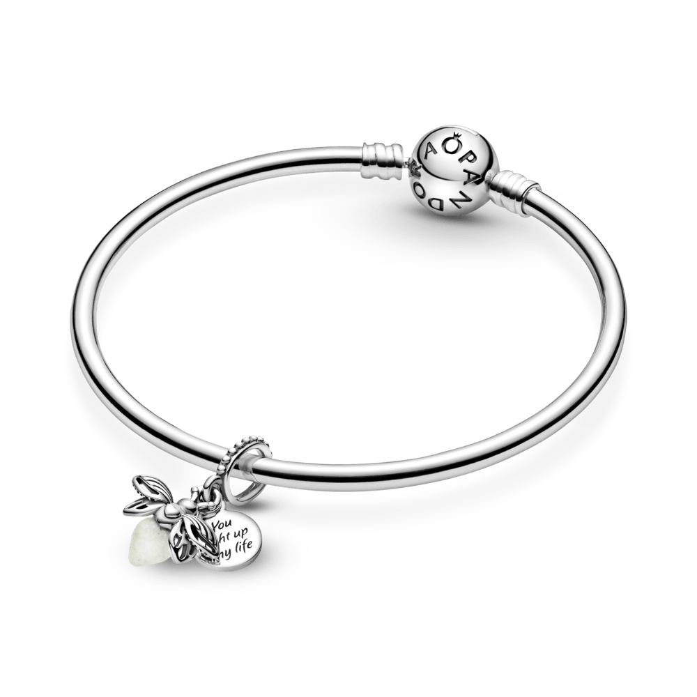 Tumsā spīdošā jāņtārpiņa piekariņš