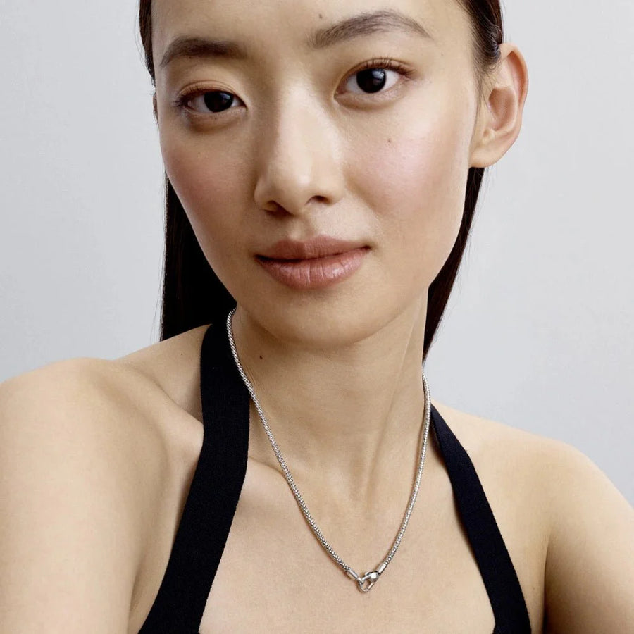 Radžotas aizdare un ķēdes kaklarota