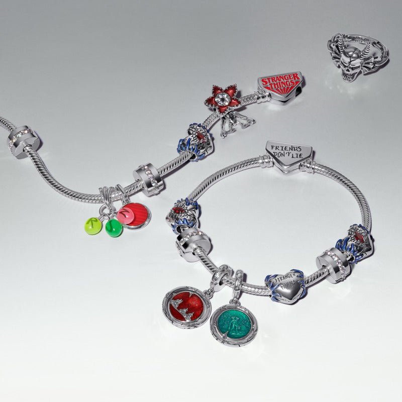 Stranger Things aizdares čūskas ķēdes rokassprādze