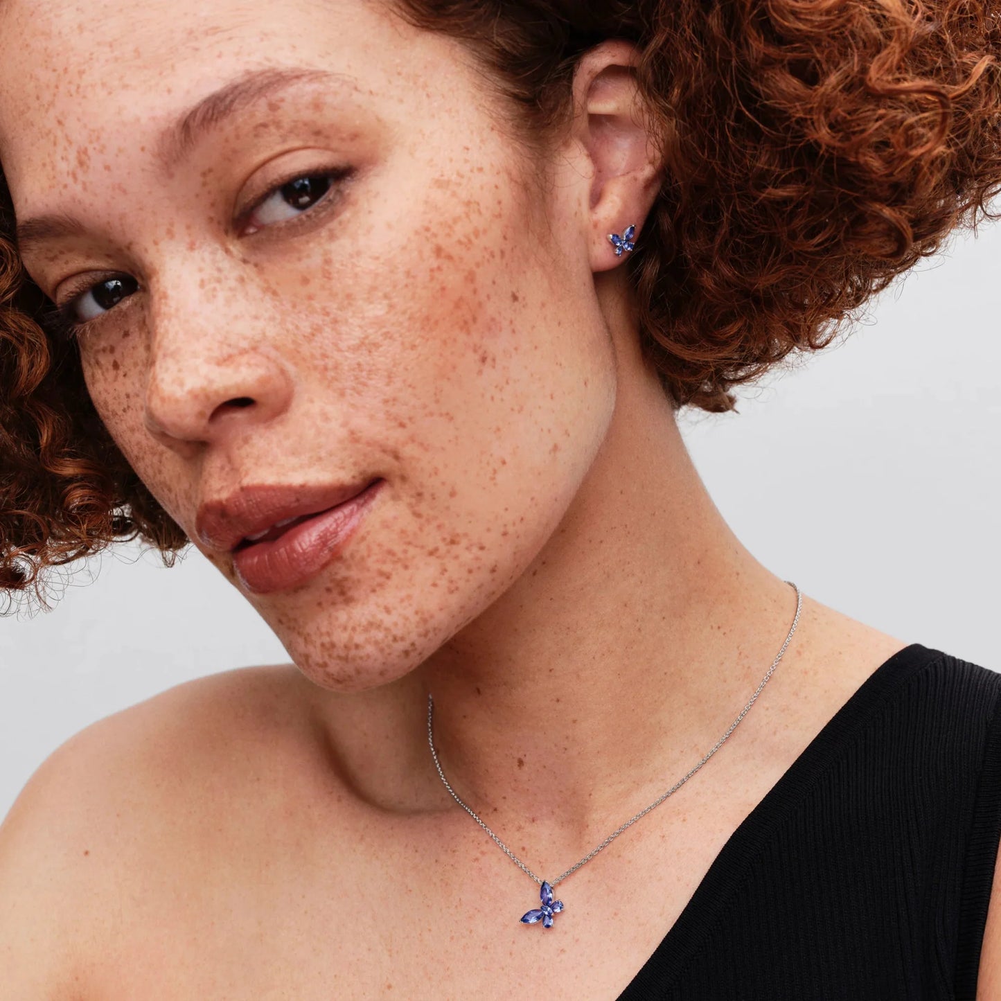 Tauriņa kniedes auskari