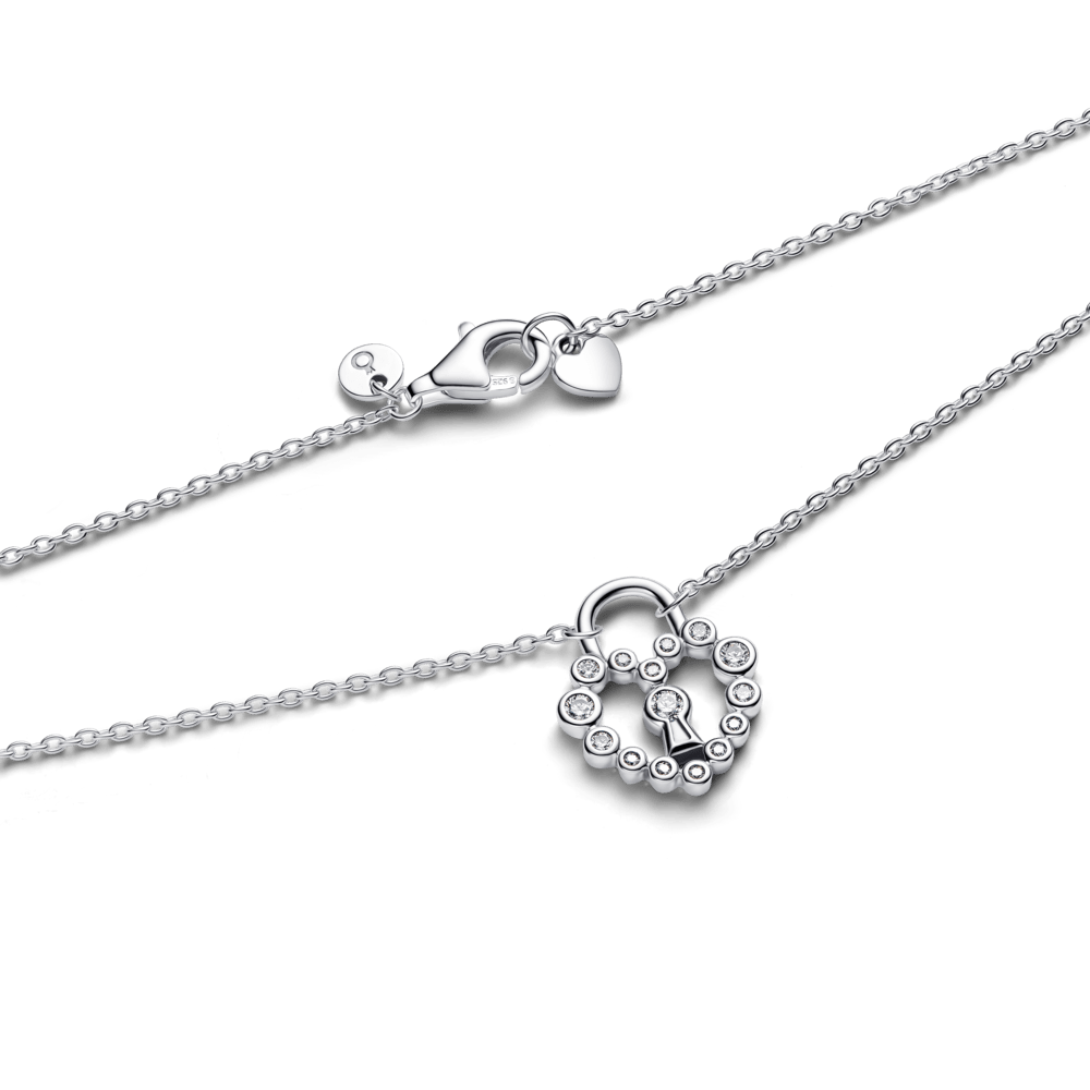 Mirdzoša sirds formas piekaramās slēdzenes kaklarota