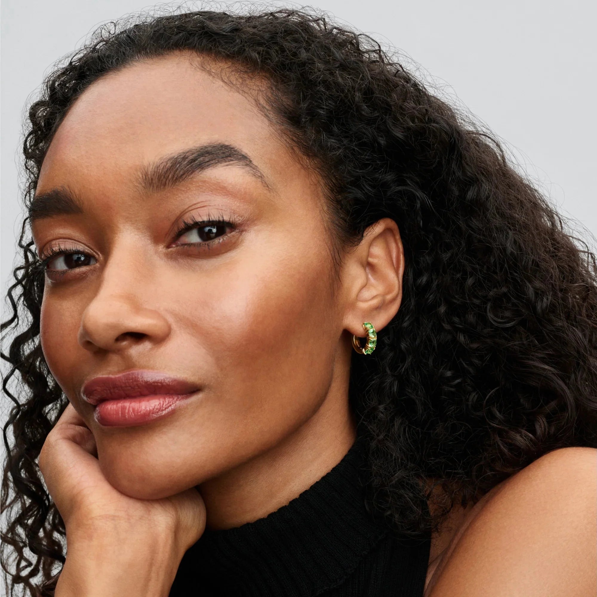 Zaļie stīpiņu auskari