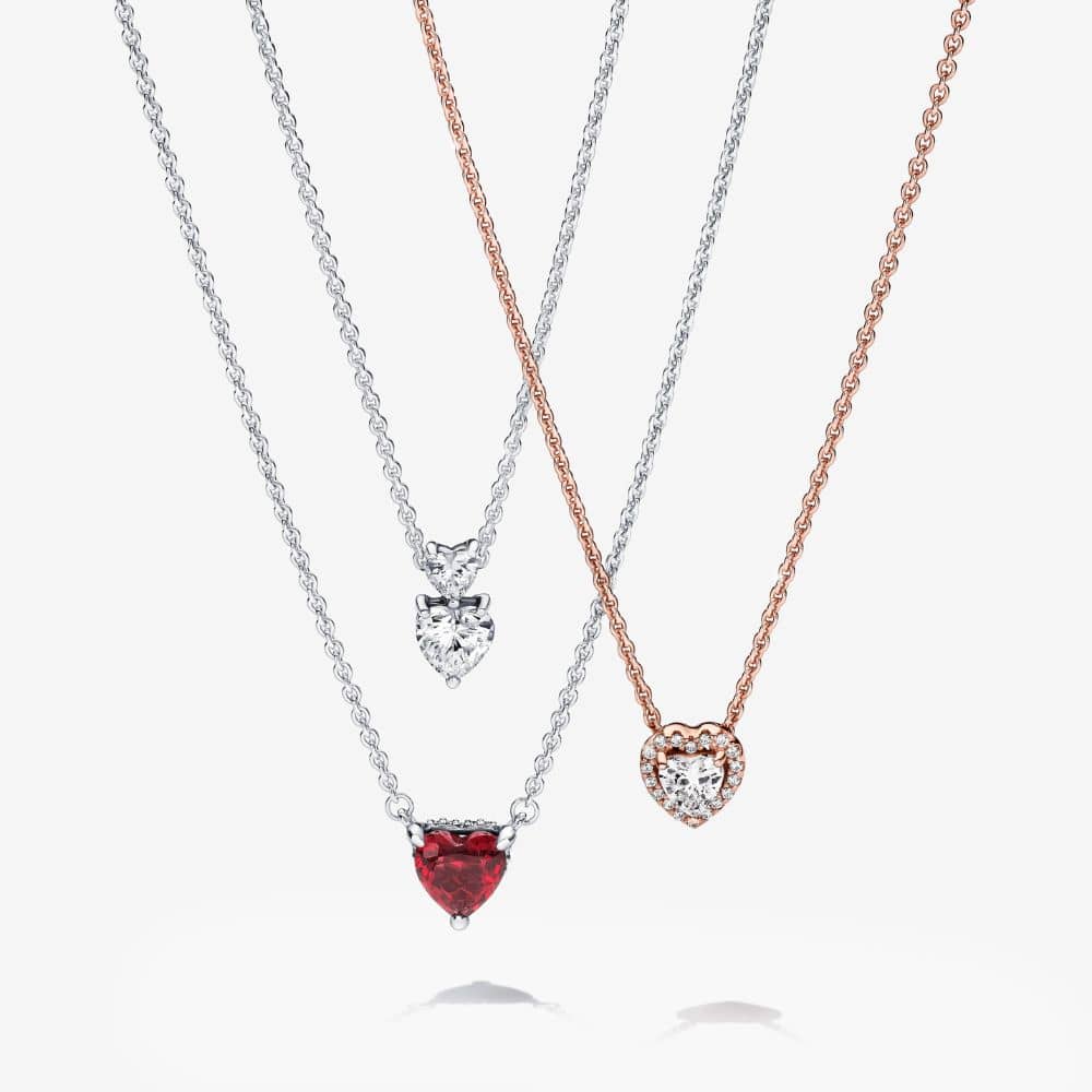 Mirdzoša pieguļošā kaklarota ar sirds motīvu