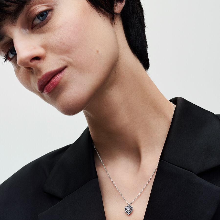 Oreola kulona kaklarota Mirdzošā sirds