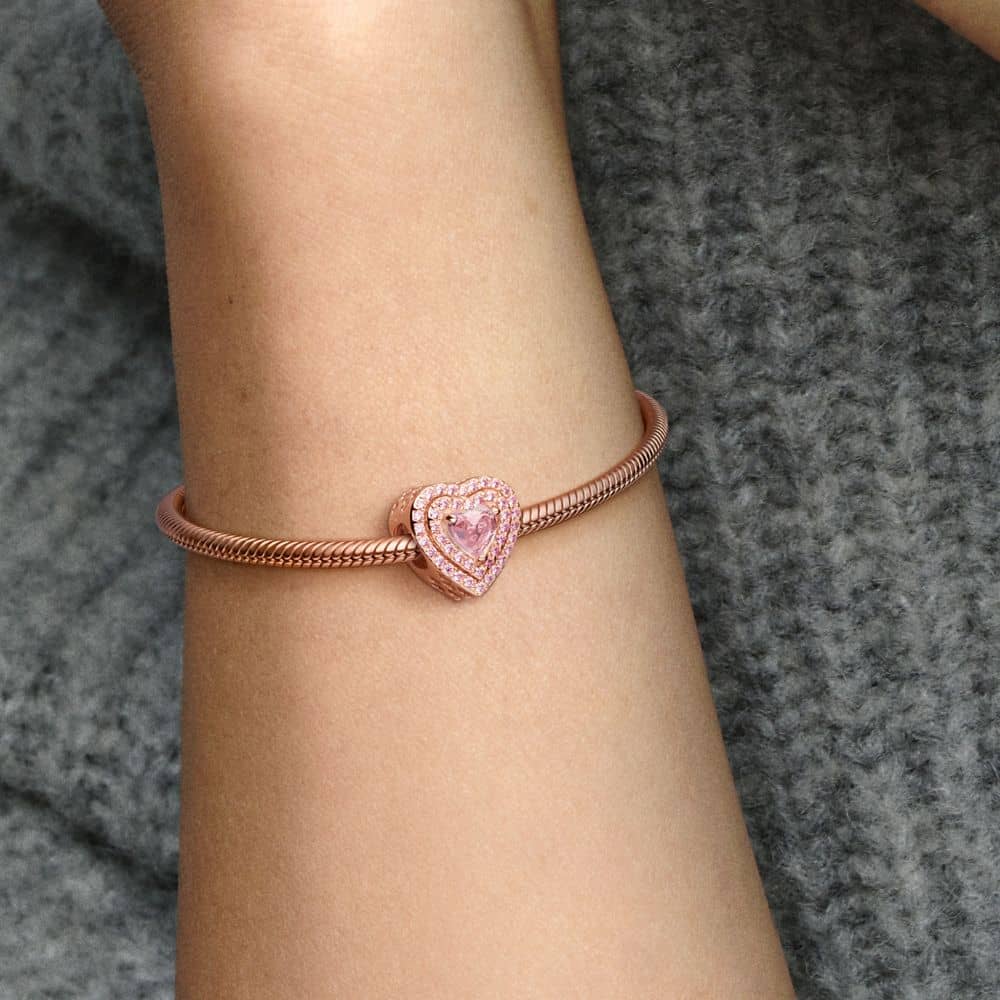 Mirdzošais sirsniņu amulets