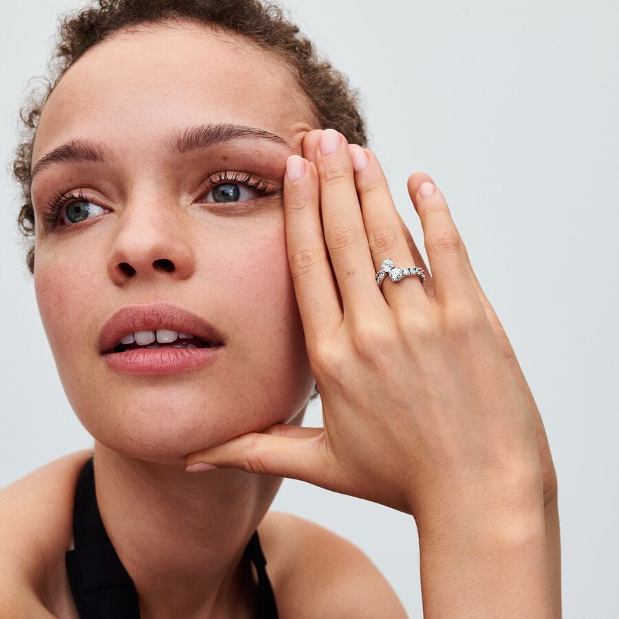 Mirdzošs gredzens ar maināmiem galiem