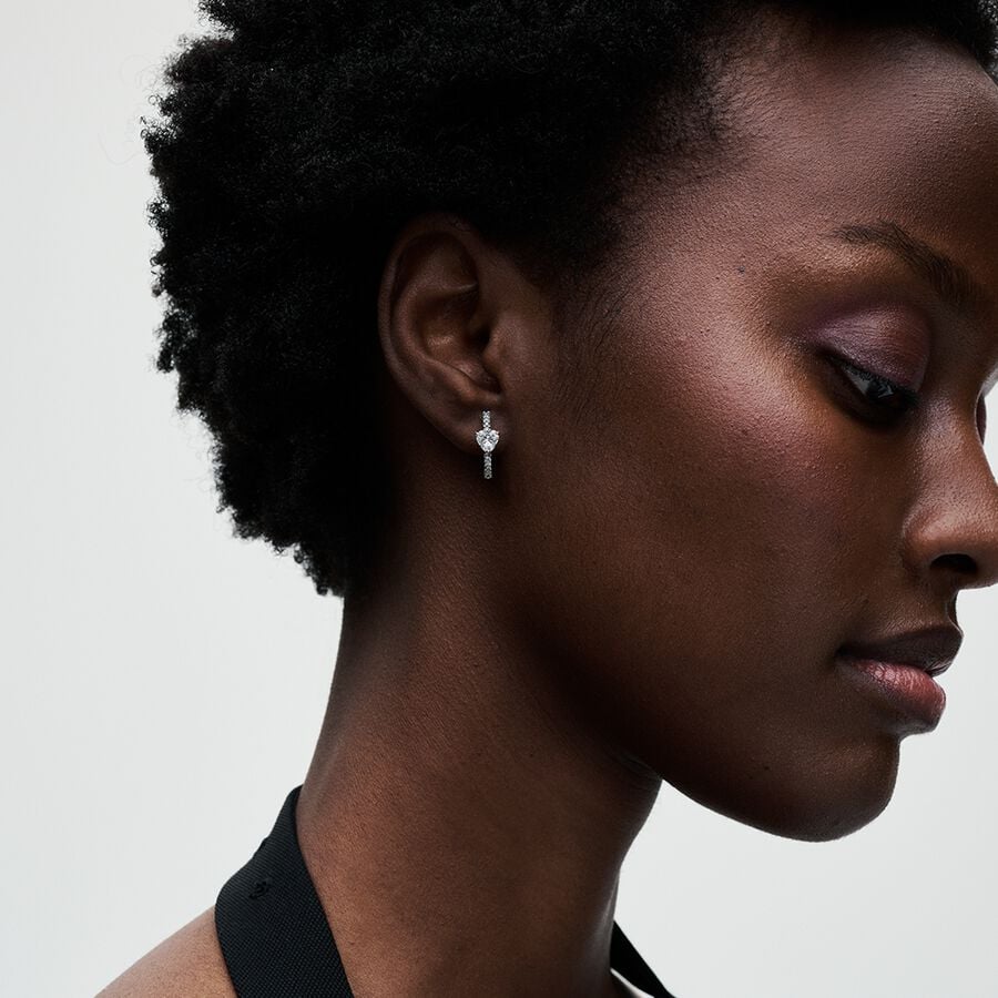 Mirdzoši sirds stīpiņu auskari