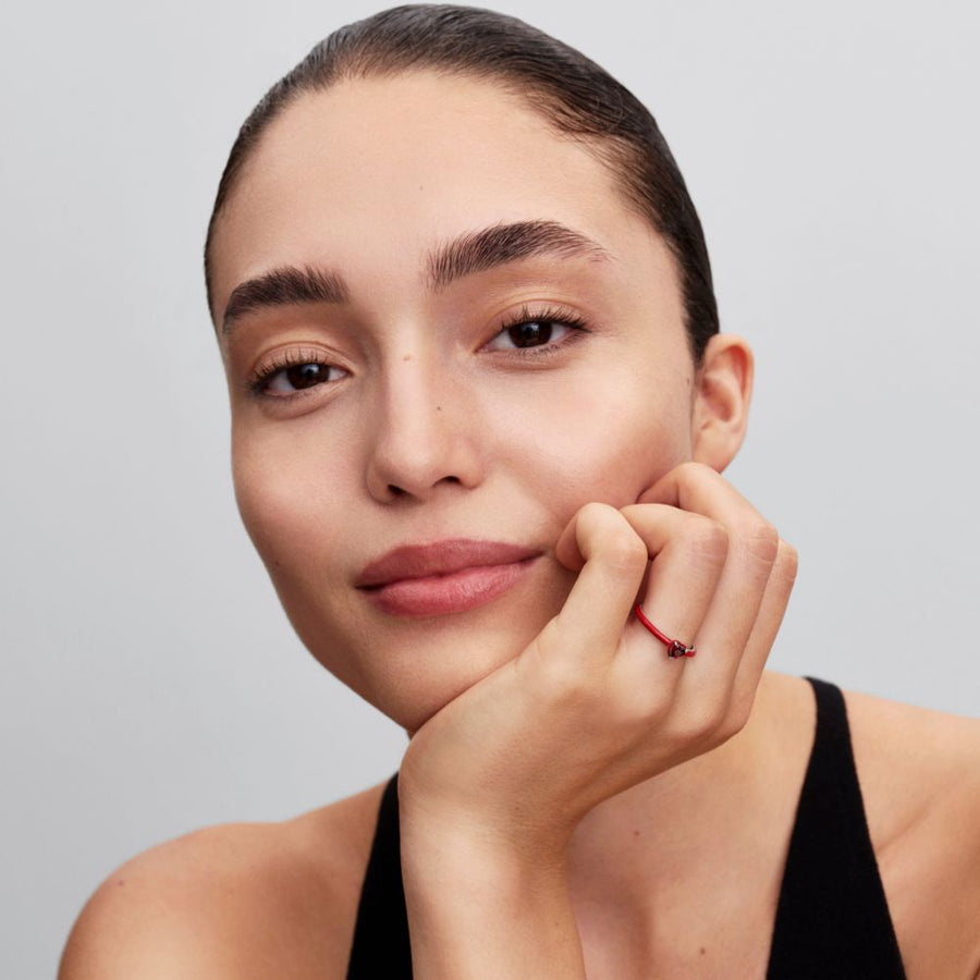 Sarkanās čakras sirds gredzens