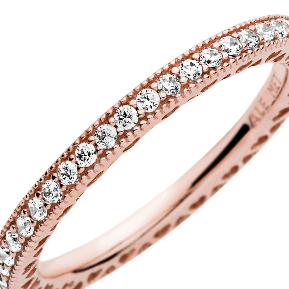 Gredzens ar sirds elementiem