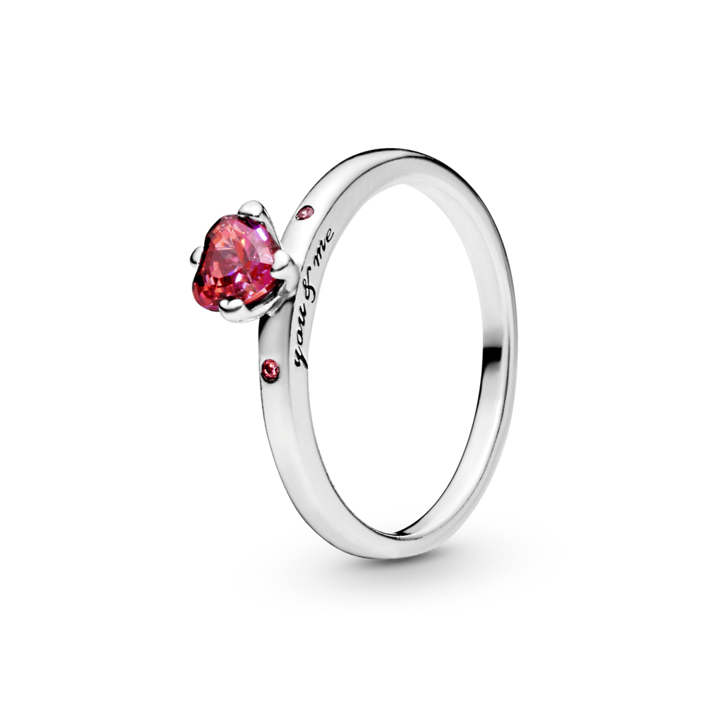 Mirdzošs sarkanās sirds gredzens