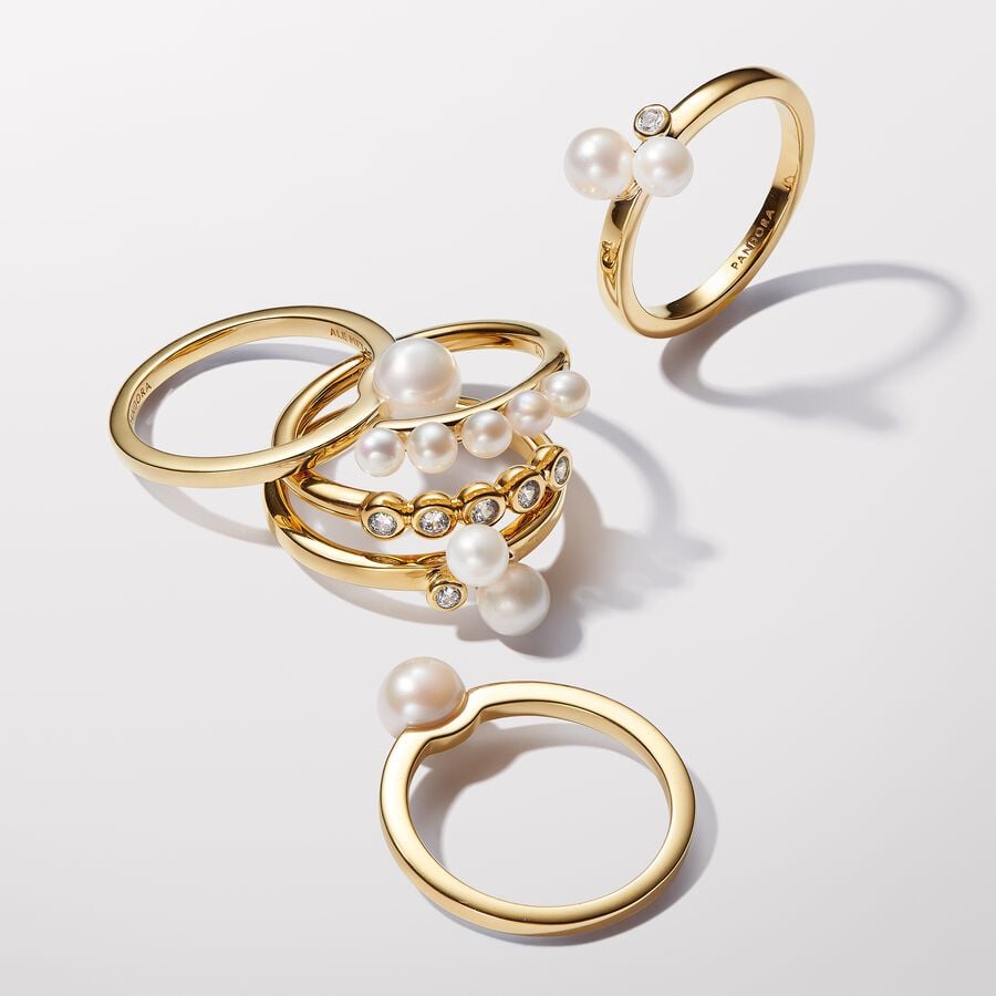 Gredzens ar divām apstrādātām, mākslīgi audzētām saldūdens pērlēm