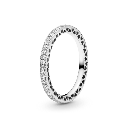 Gredzens ar sirds elementiem