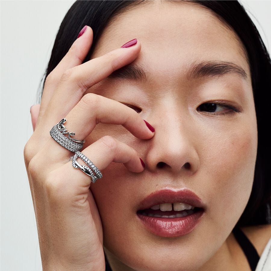 Mirdzošs savienotais viļņveida gredzens