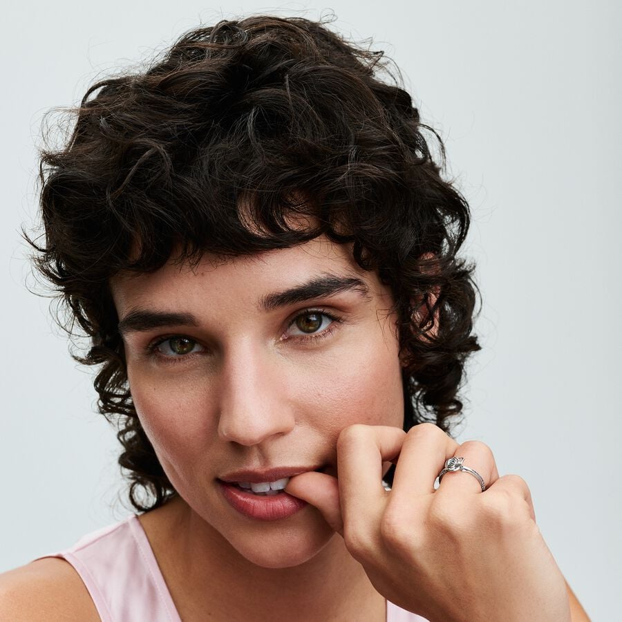 Rozes zieda gredzens