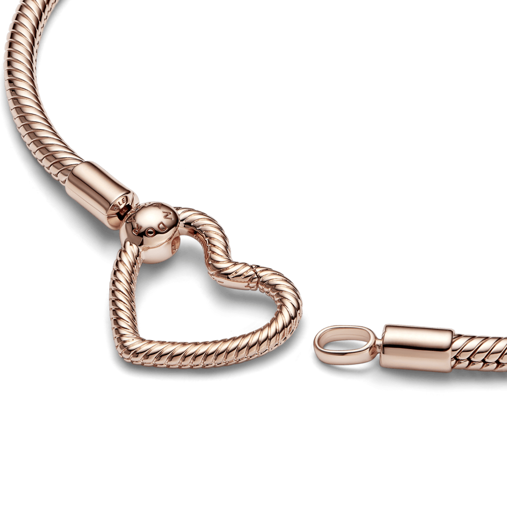 Pandora Moments čūskas raksta ķēdītes rokassprādze ar sirdsveida aizdari