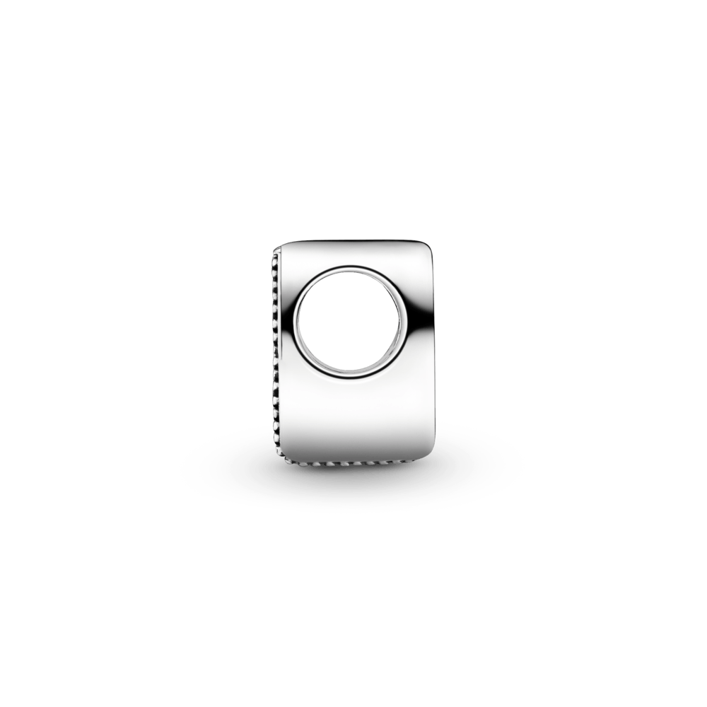 P burta alfabēta amulets