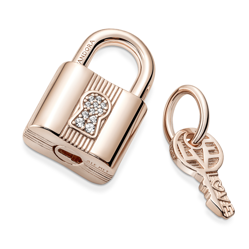 Piekarināmais slēdzenes un atslēgas amulets